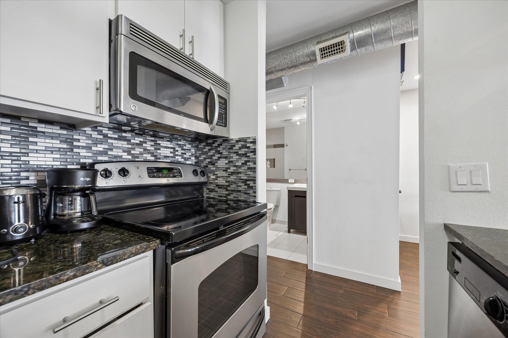 1510 W 6th St # 206, Austin, TX 78703