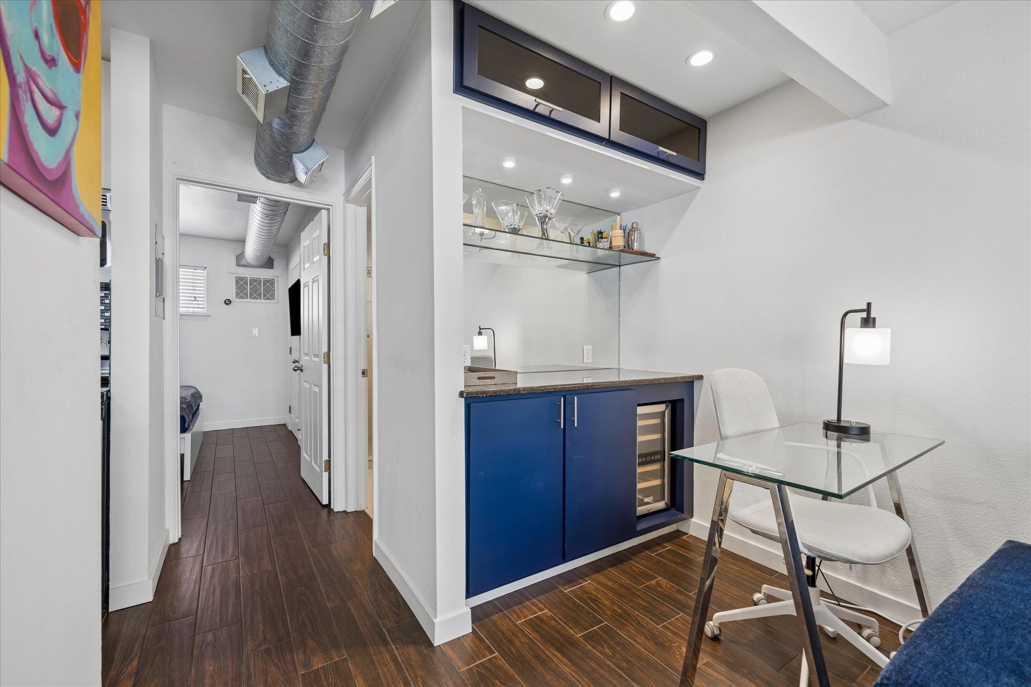 1510 W 6th St # 206, Austin, TX 78703