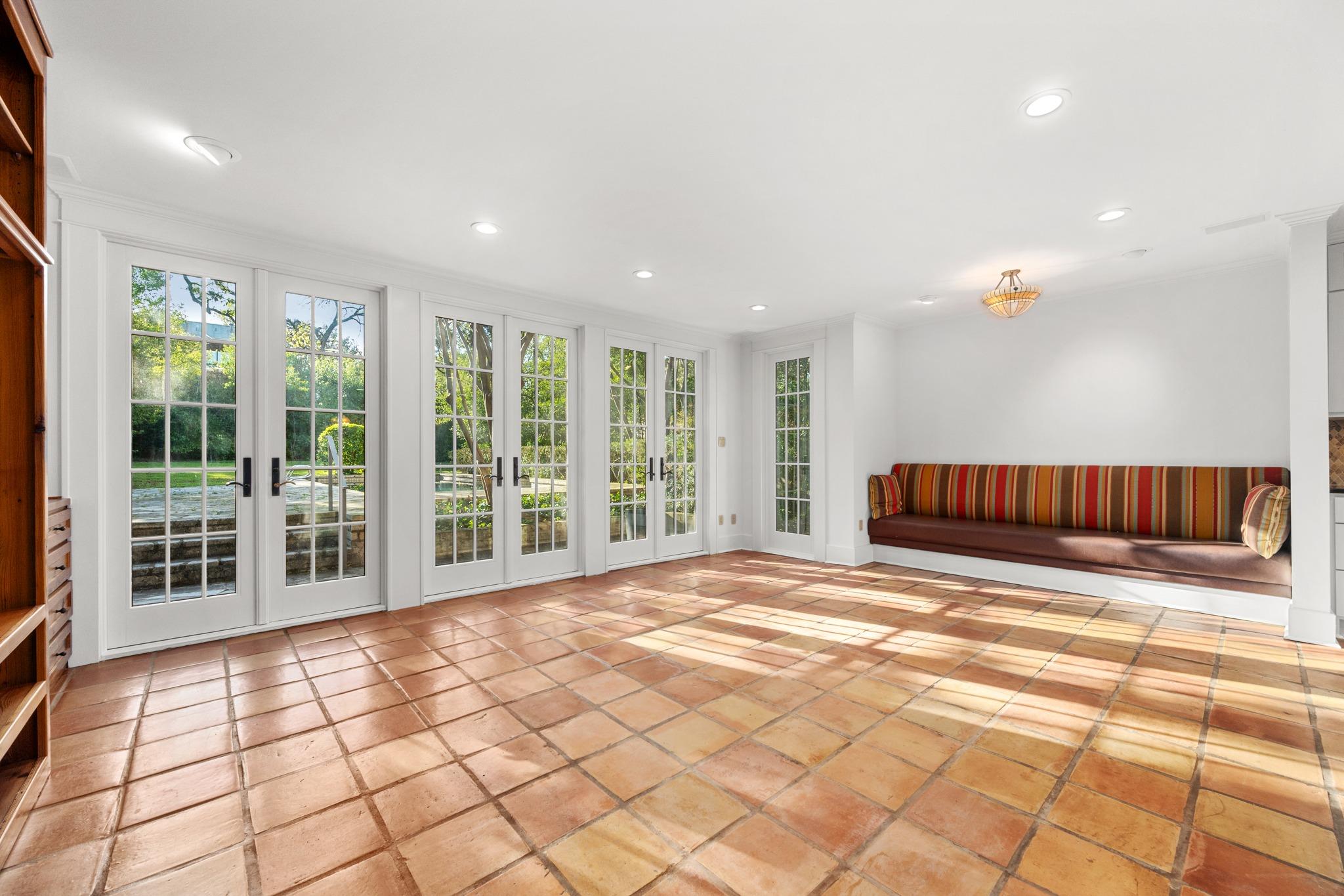 1301 Kent Ln, Austin, TX 78703