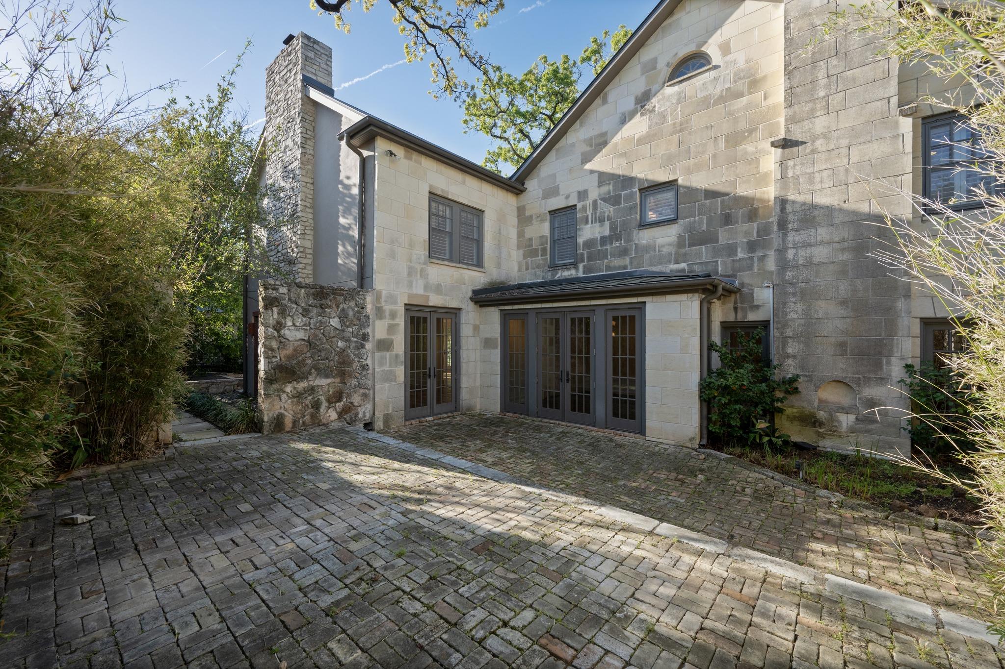 1301 Kent Ln, Austin, TX 78703