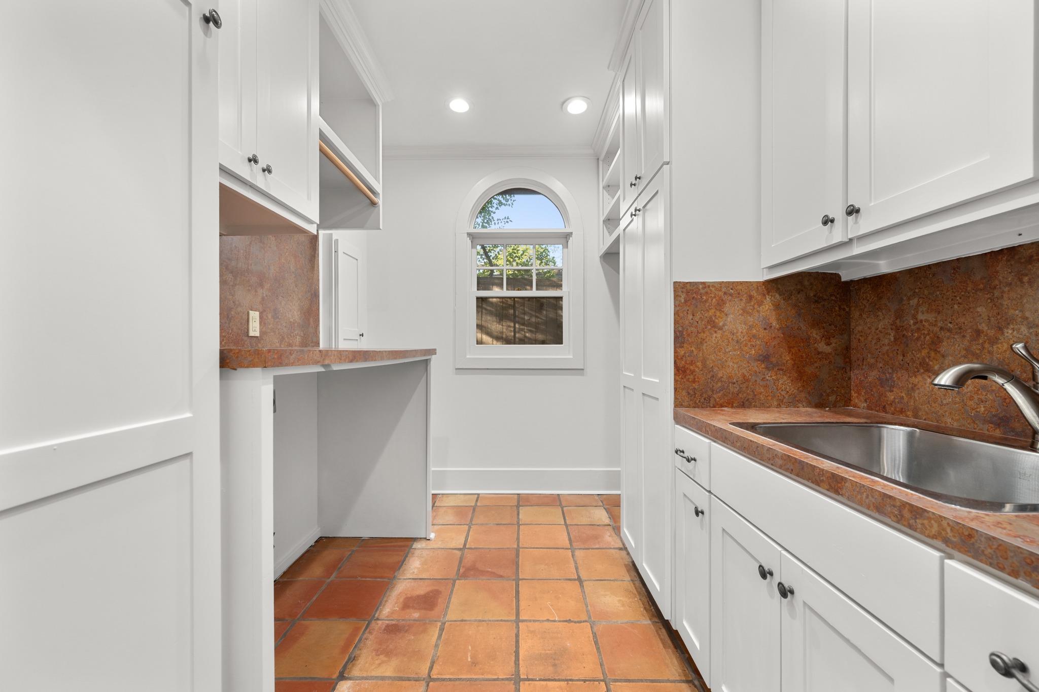 1301 Kent Ln, Austin, TX 78703