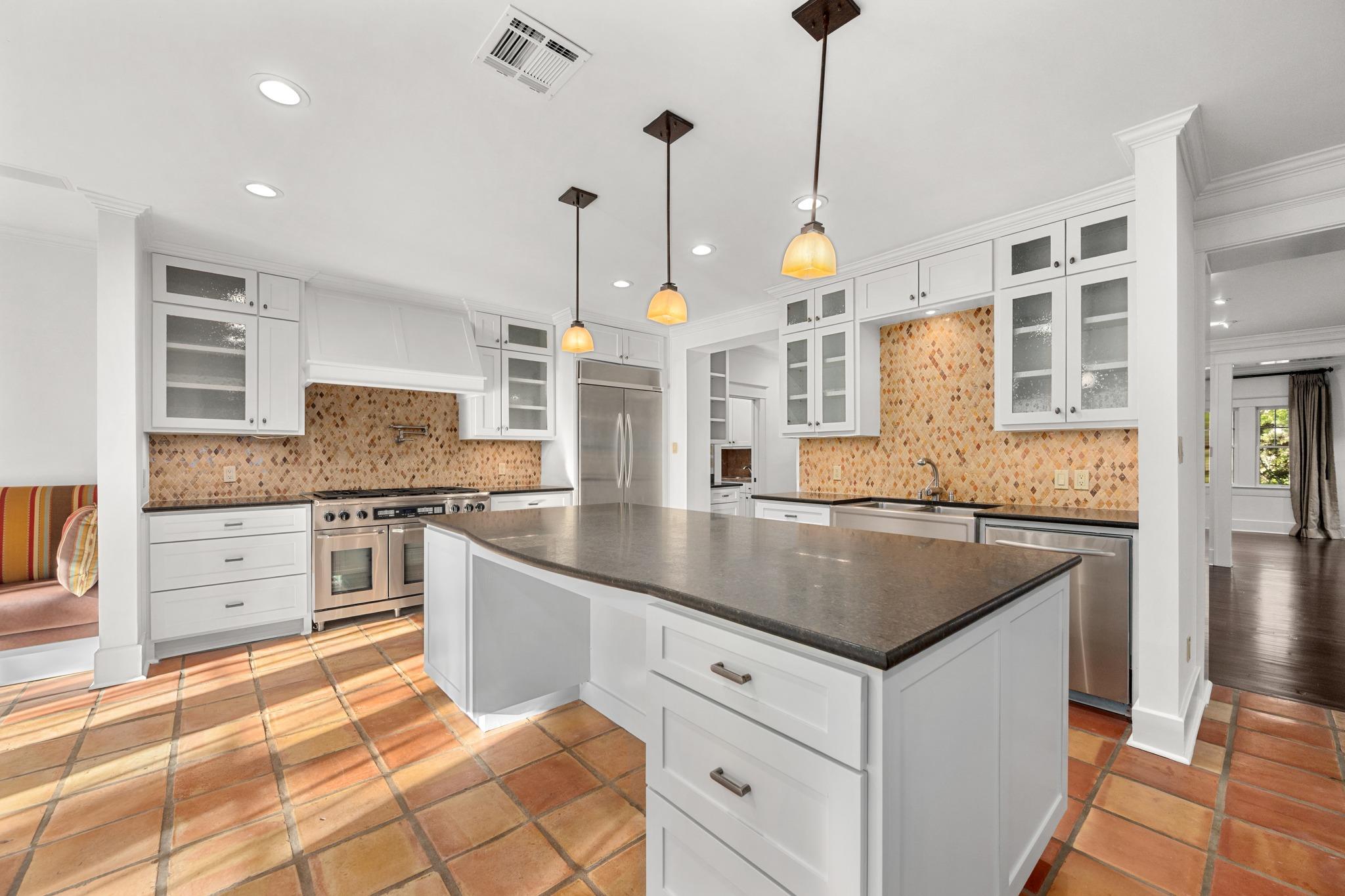 1301 Kent Ln, Austin, TX 78703