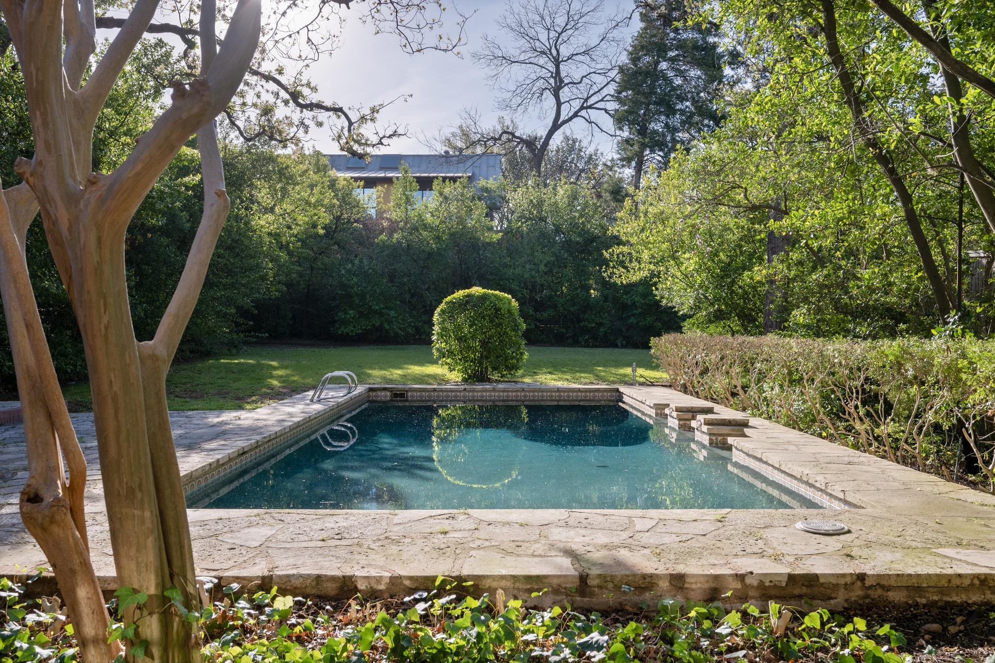 1301 Kent Ln, Austin, TX 78703