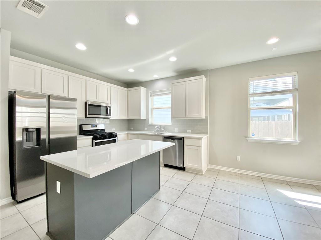 2112 Pecan Island Dr, Leander, TX 78641