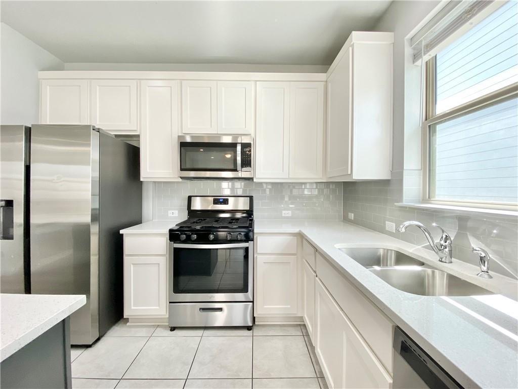 2112 Pecan Island Dr, Leander, TX 78641