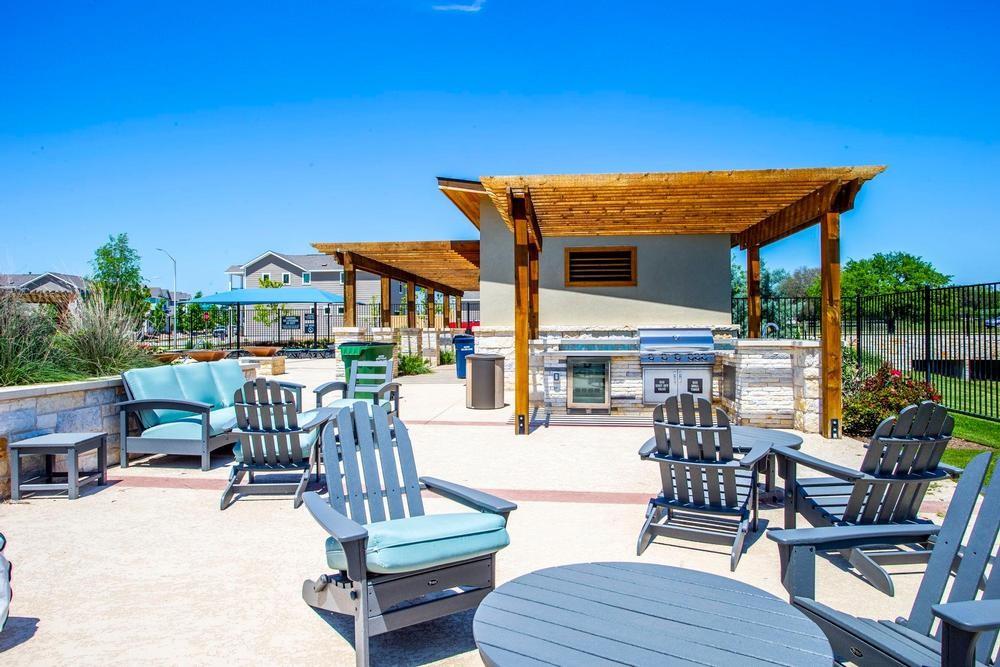 2112 Pecan Island Dr, Leander, TX 78641