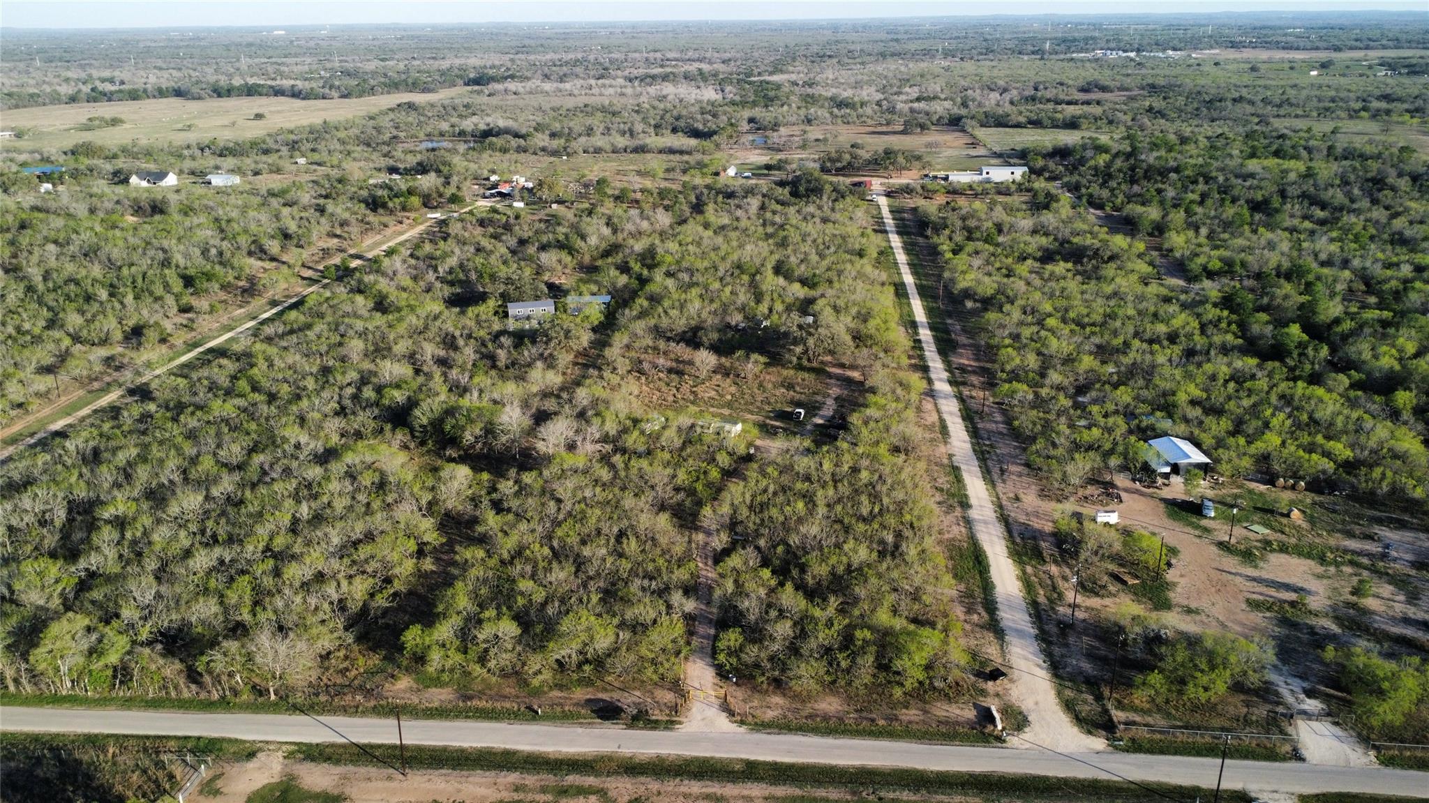 2209 Callihan Rd, Luling, TX 78648