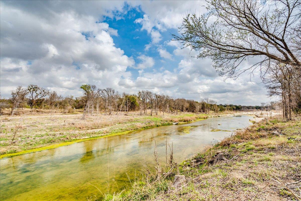 1409 Orchard Dr, Leander, TX 78641