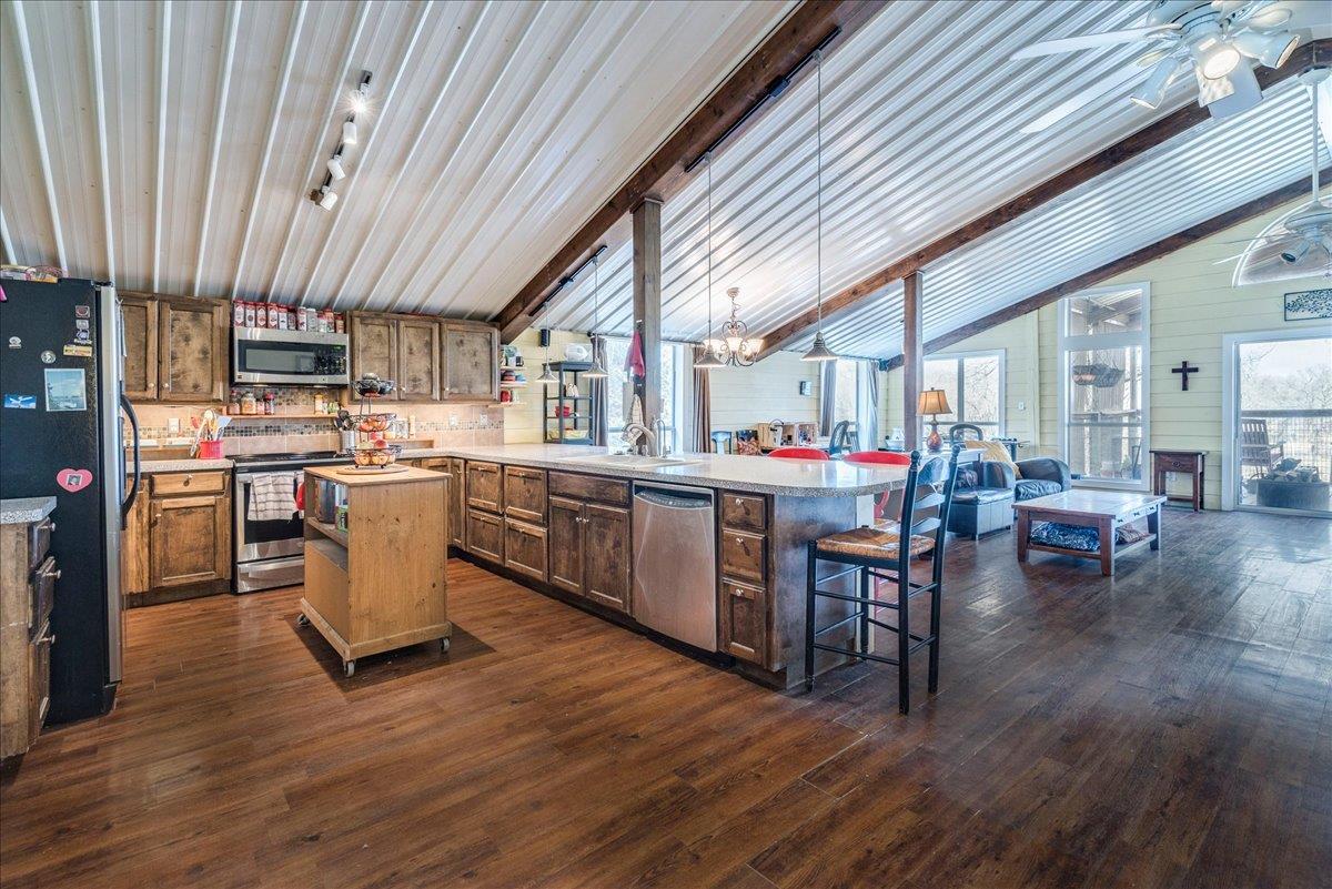 1409 Orchard Dr, Leander, TX 78641