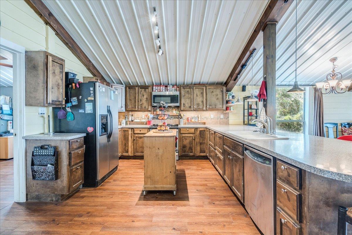 1409 Orchard Dr, Leander, TX 78641