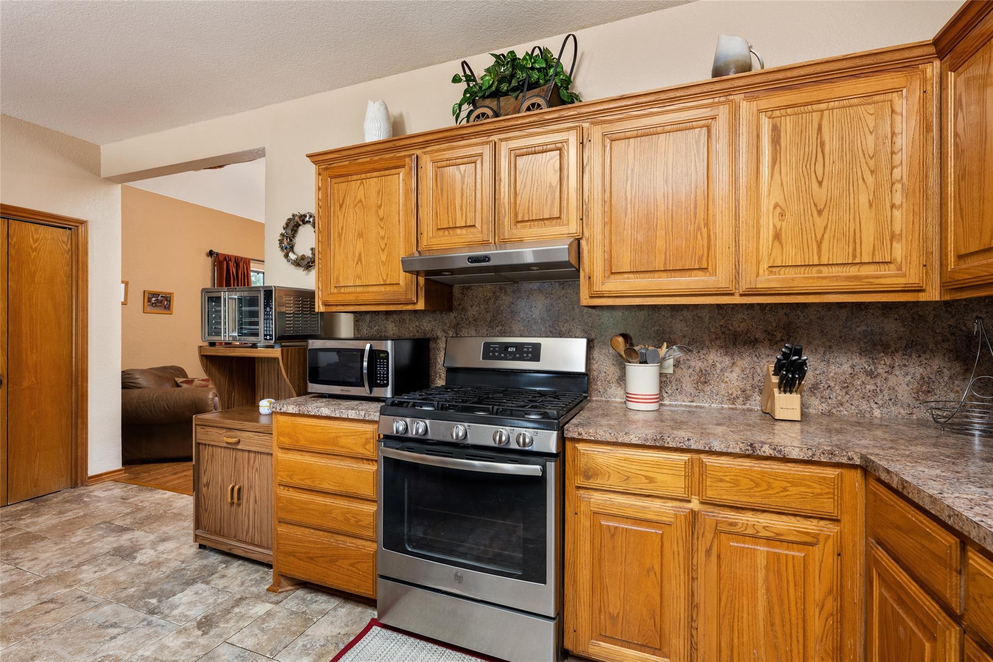 120 Craigen Rd, Liberty Hill, TX 78642