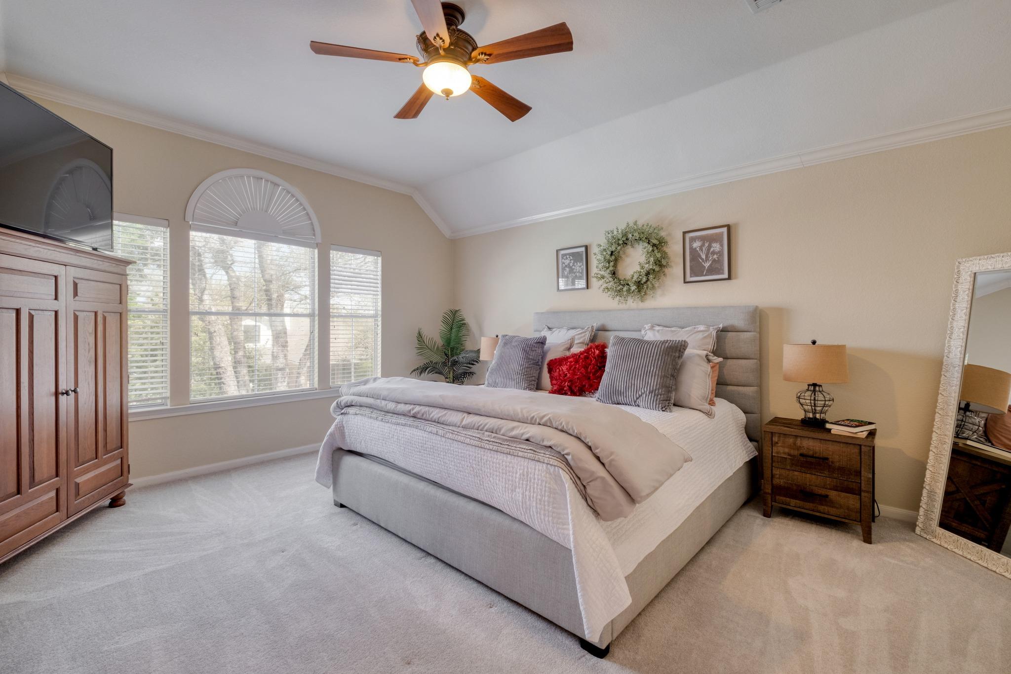 8221 Fern Bluff Ave, Round Rock, TX 78681