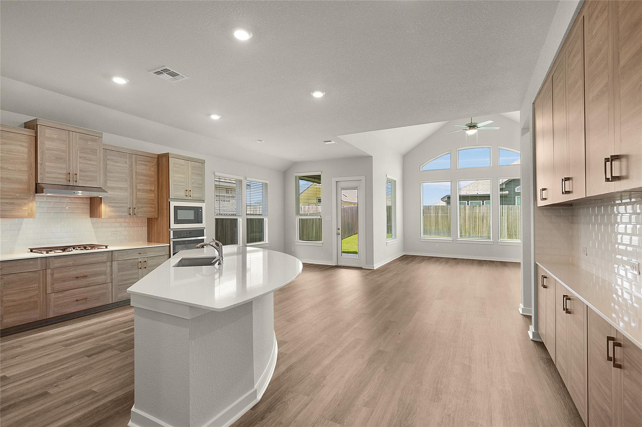 233 West Faulkner St, Liberty Hill, TX 78642