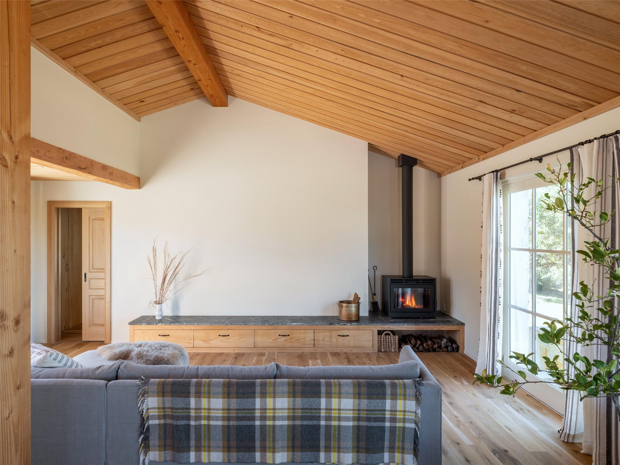 1934 N Walnut Springs Rd, Johnson City, TX 78636