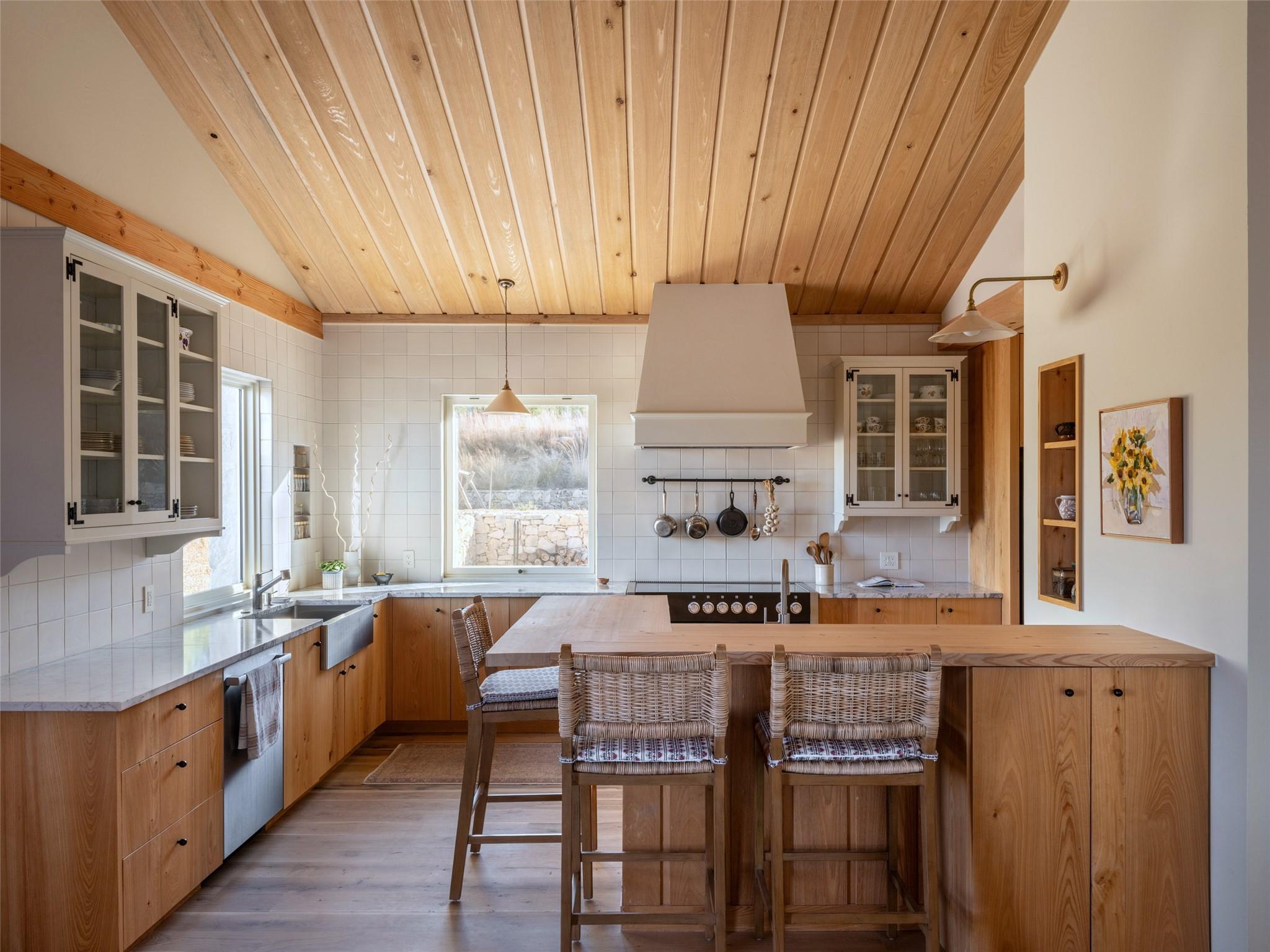 1934 N Walnut Springs Rd, Johnson City, TX 78636