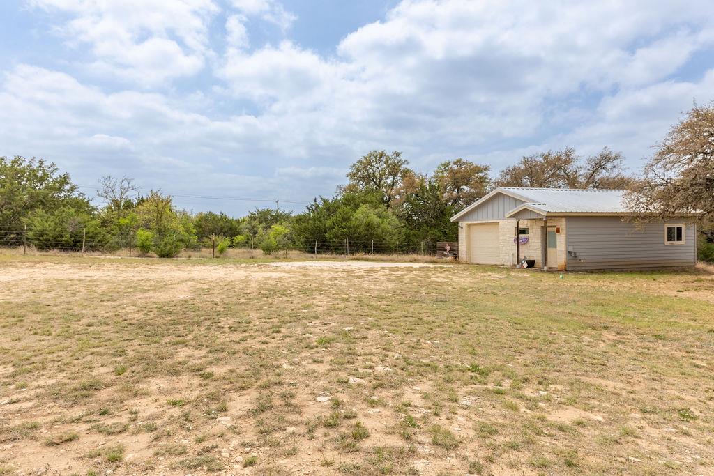 579 Triple S Trl, Johnson City, TX 78636