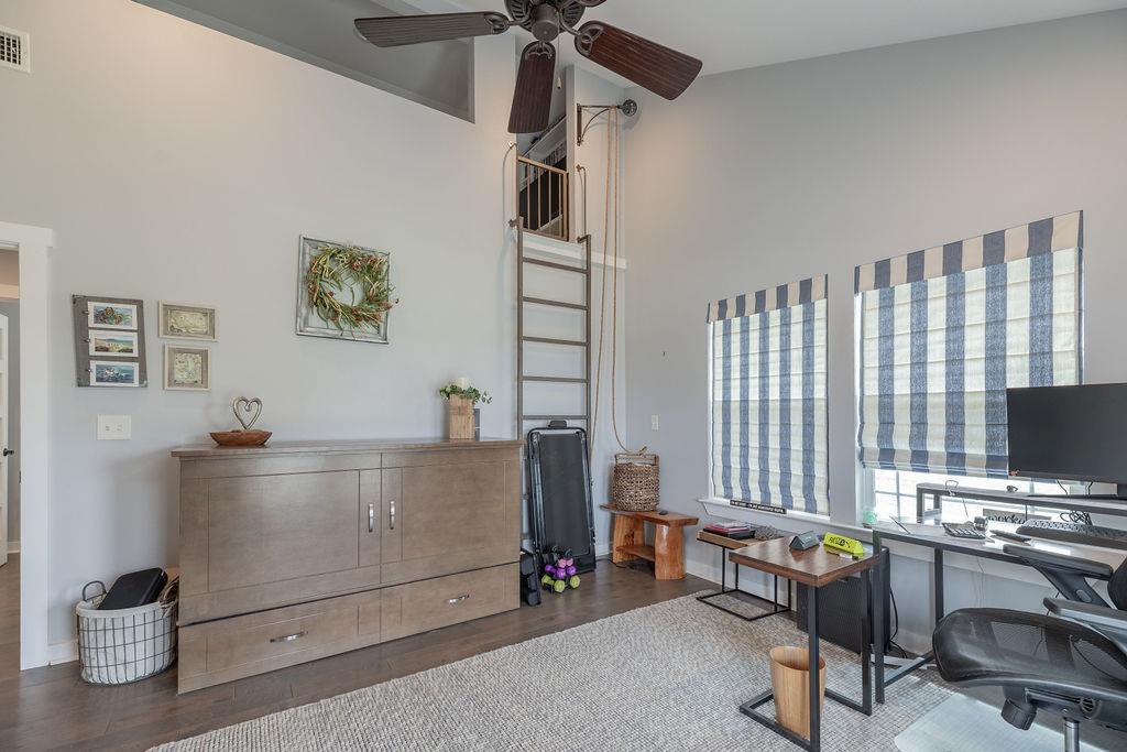 579 Triple S Trl, Johnson City, TX 78636