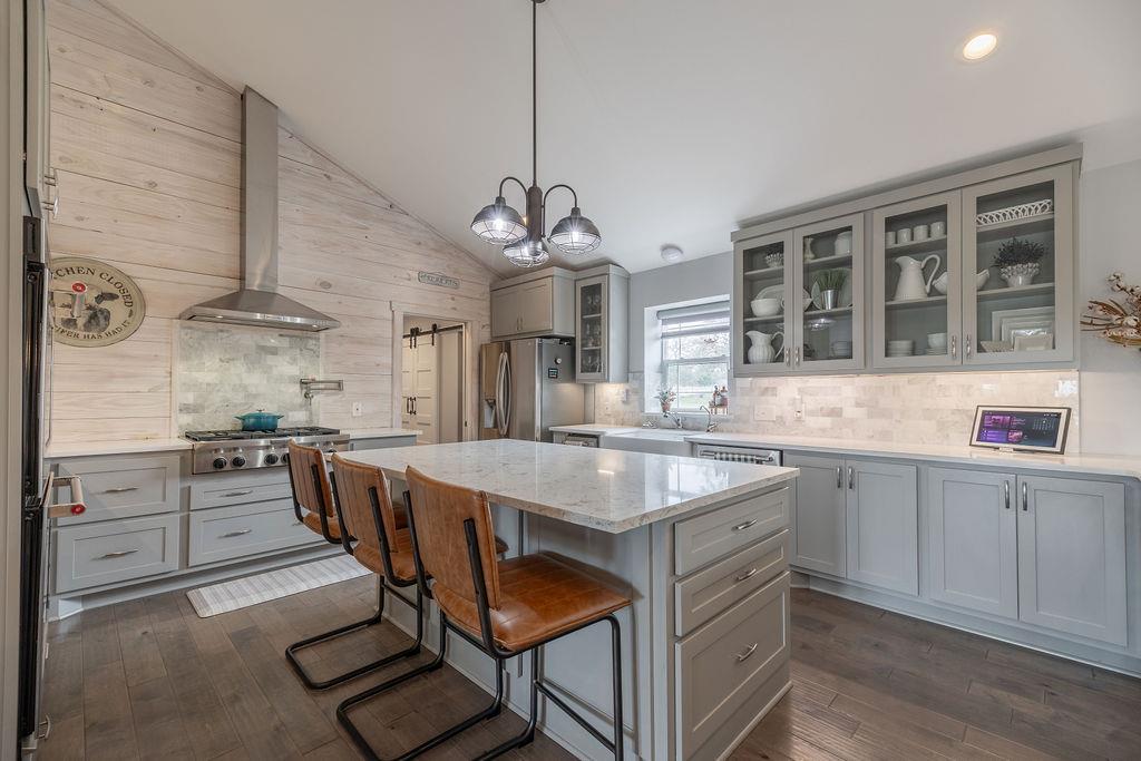 579 Triple S Trl, Johnson City, TX 78636