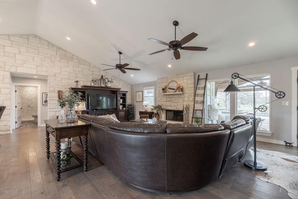 579 Triple S Trl, Johnson City, TX 78636