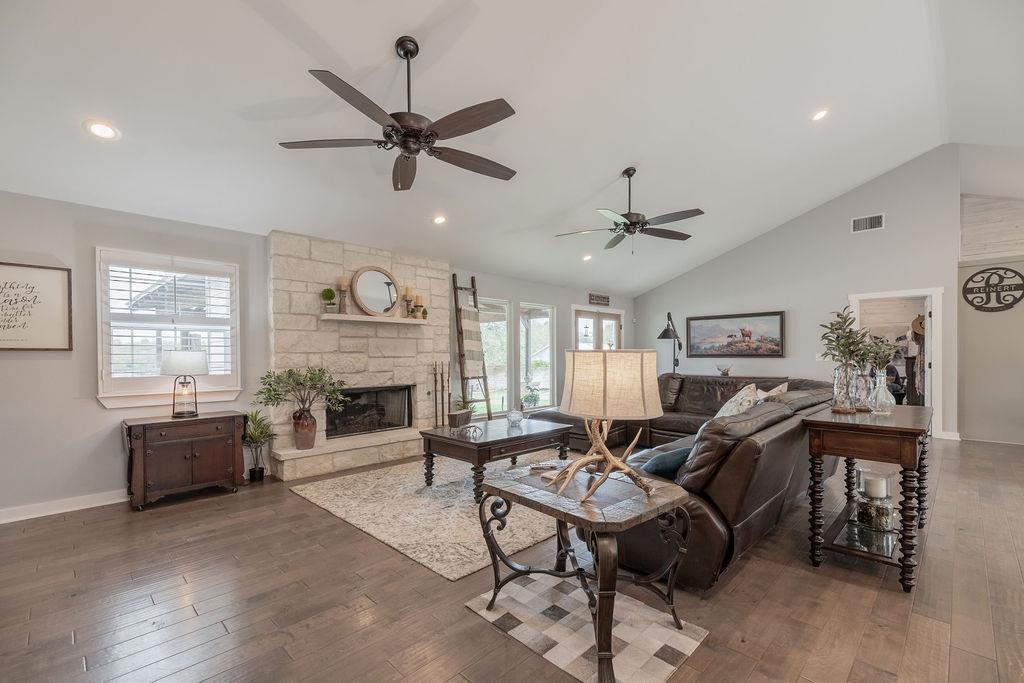 579 Triple S Trl, Johnson City, TX 78636