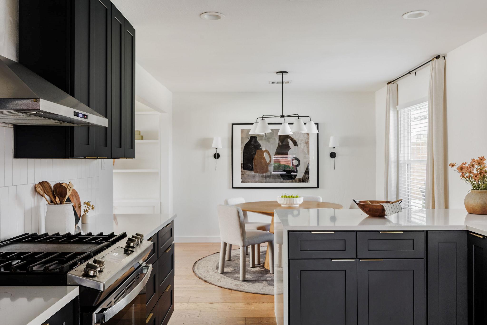 7402 Whistlestop Dr, Austin, TX 78749