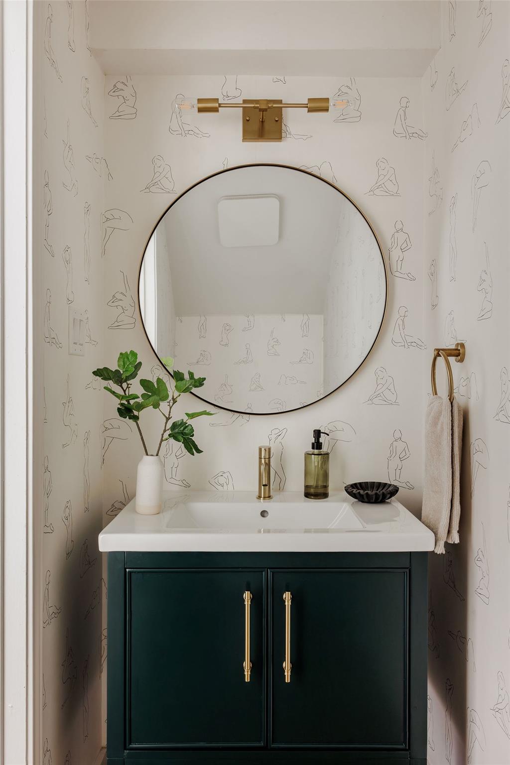 7402 Whistlestop Dr, Austin, TX 78749