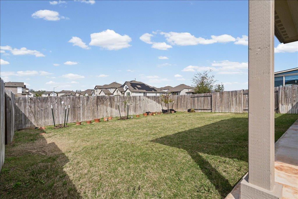 1642 Homestead Farms Dr, Round Rock, TX 78665