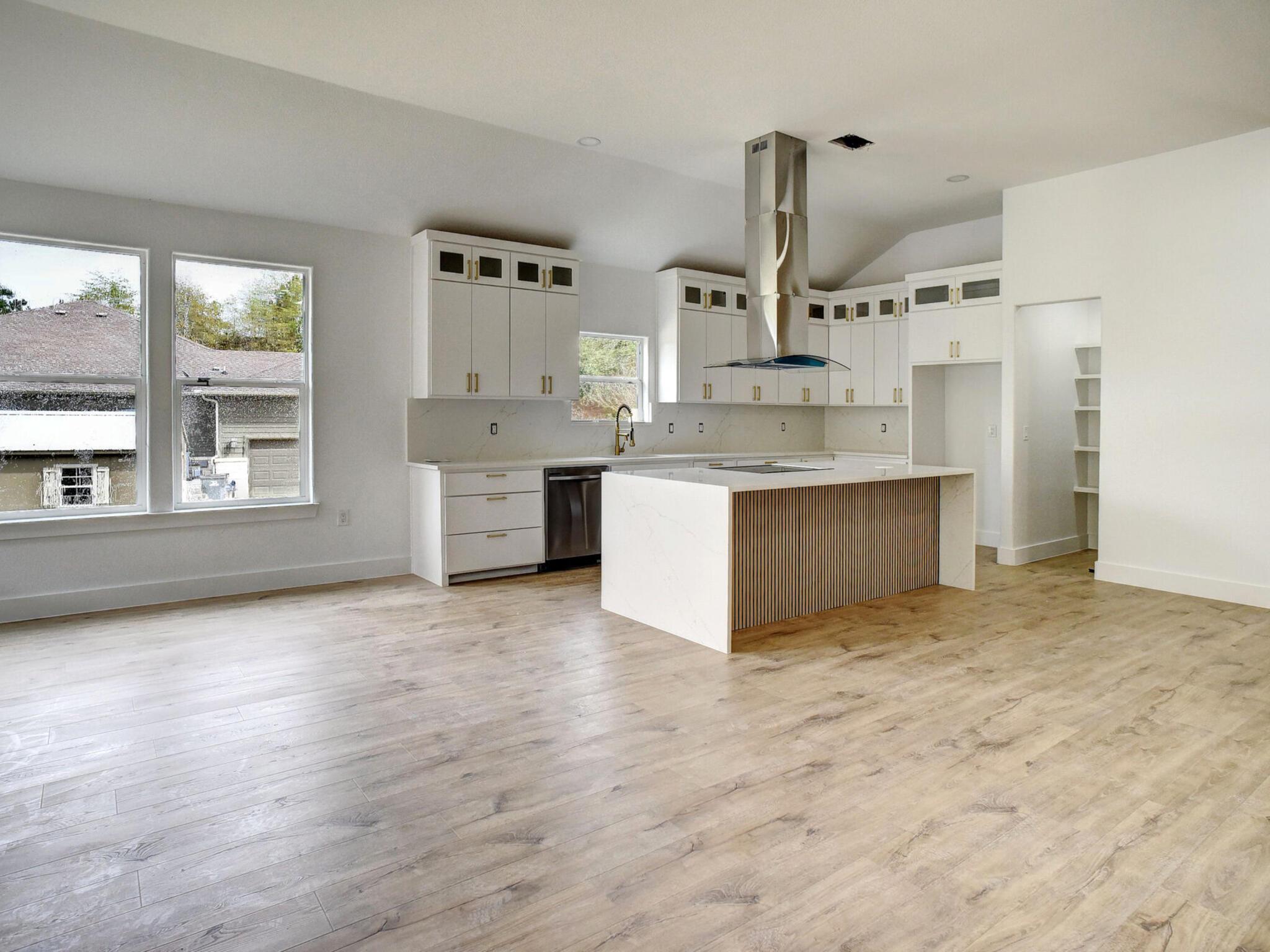 110 Mamalu, Bastrop, TX 78602