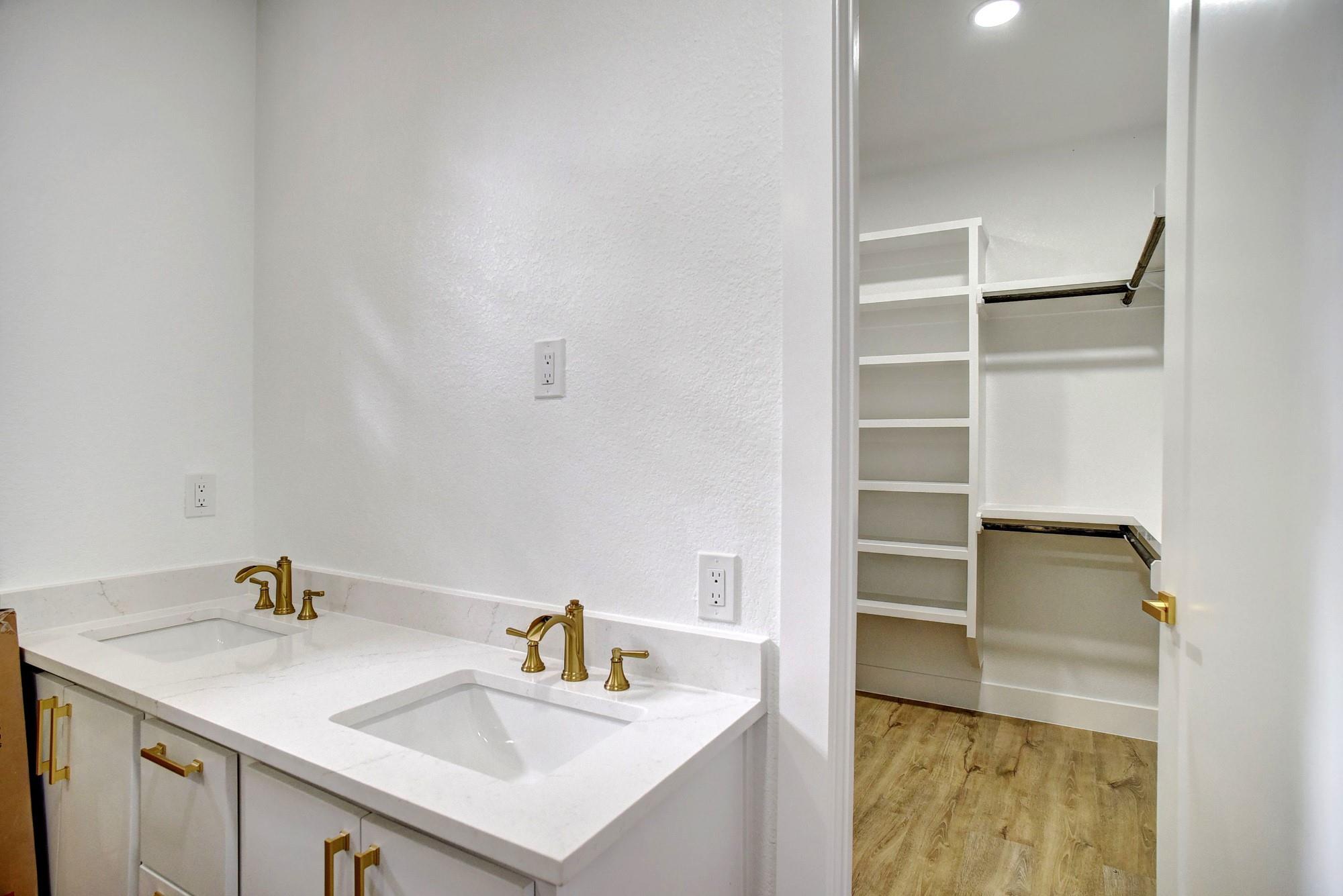 110 Mamalu, Bastrop, TX 78602