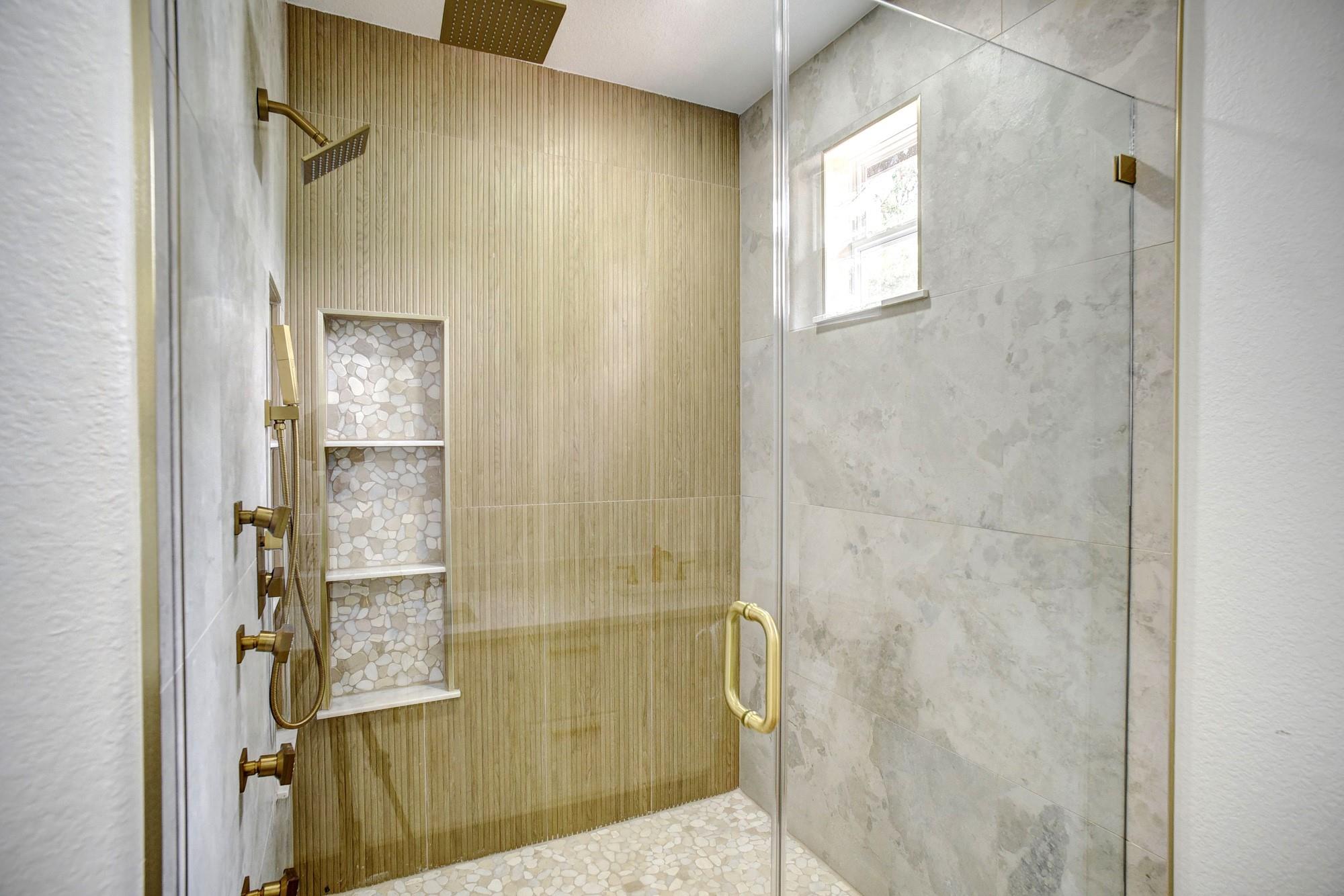 110 Mamalu, Bastrop, TX 78602