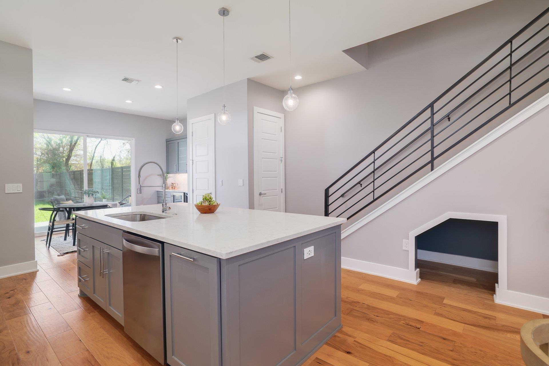 1103 Saucedo St # 2, Austin, TX 78721