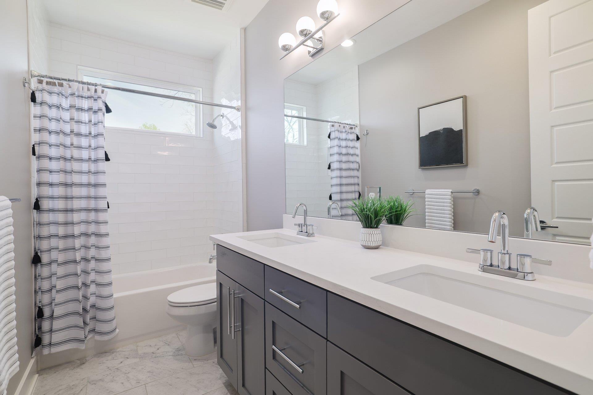 1103 Saucedo St # 2, Austin, TX 78721