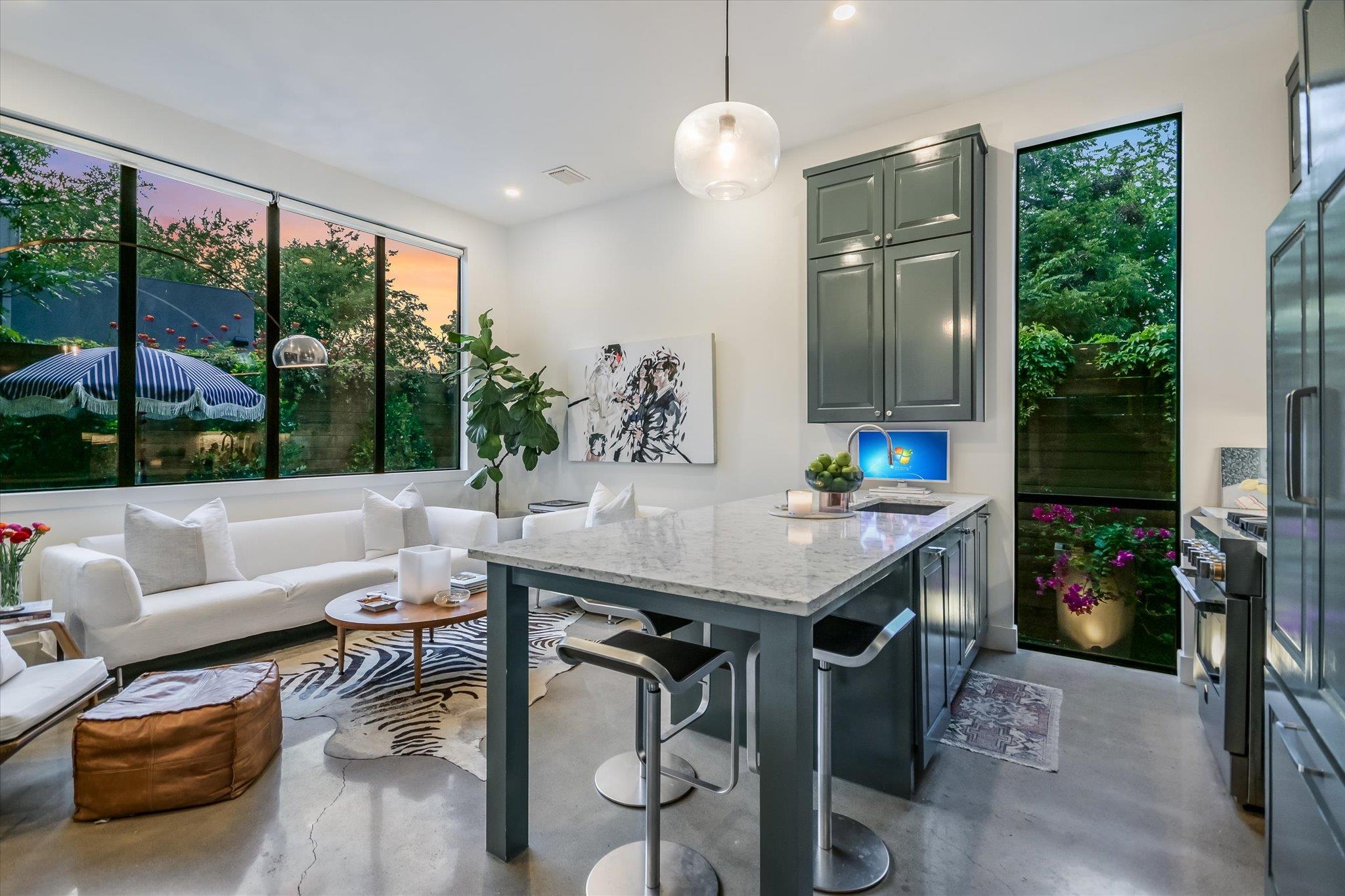 2212 S 2nd St # 2, Austin, TX 78704