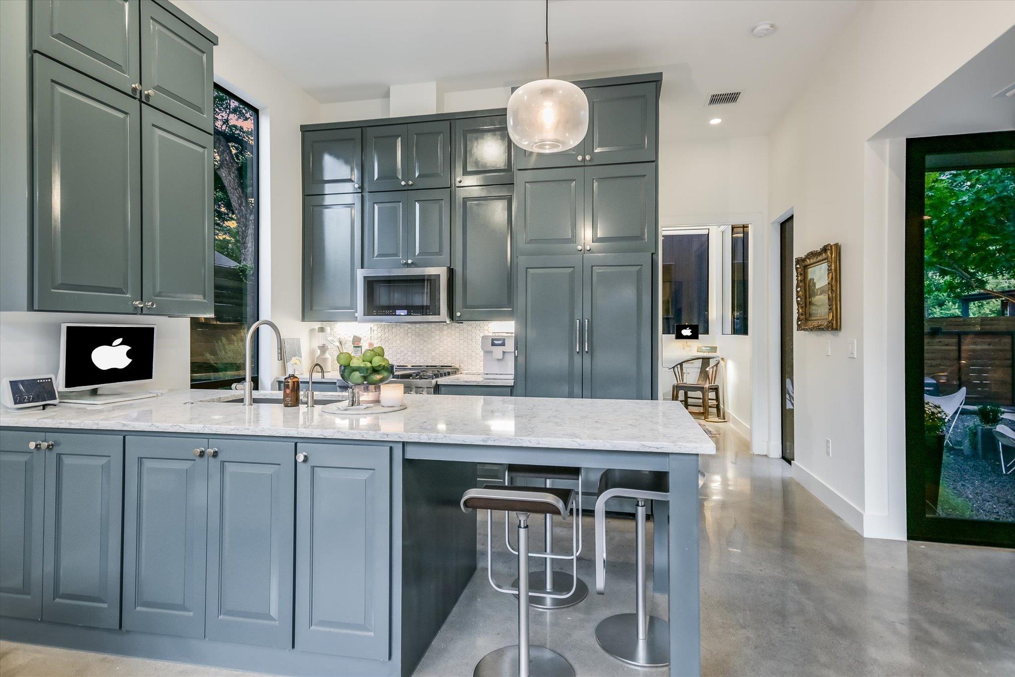 2212 S 2nd St # 2, Austin, TX 78704