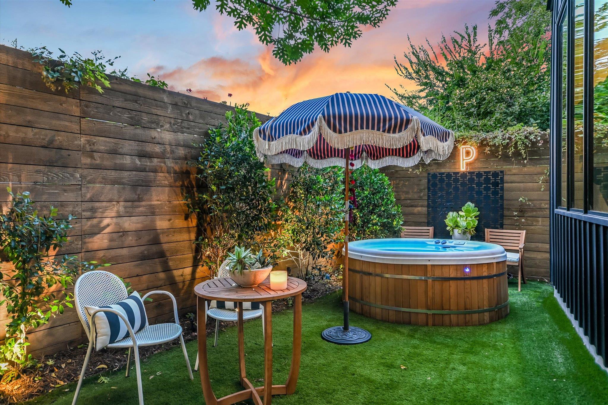 2212 S 2nd St # 2, Austin, TX 78704