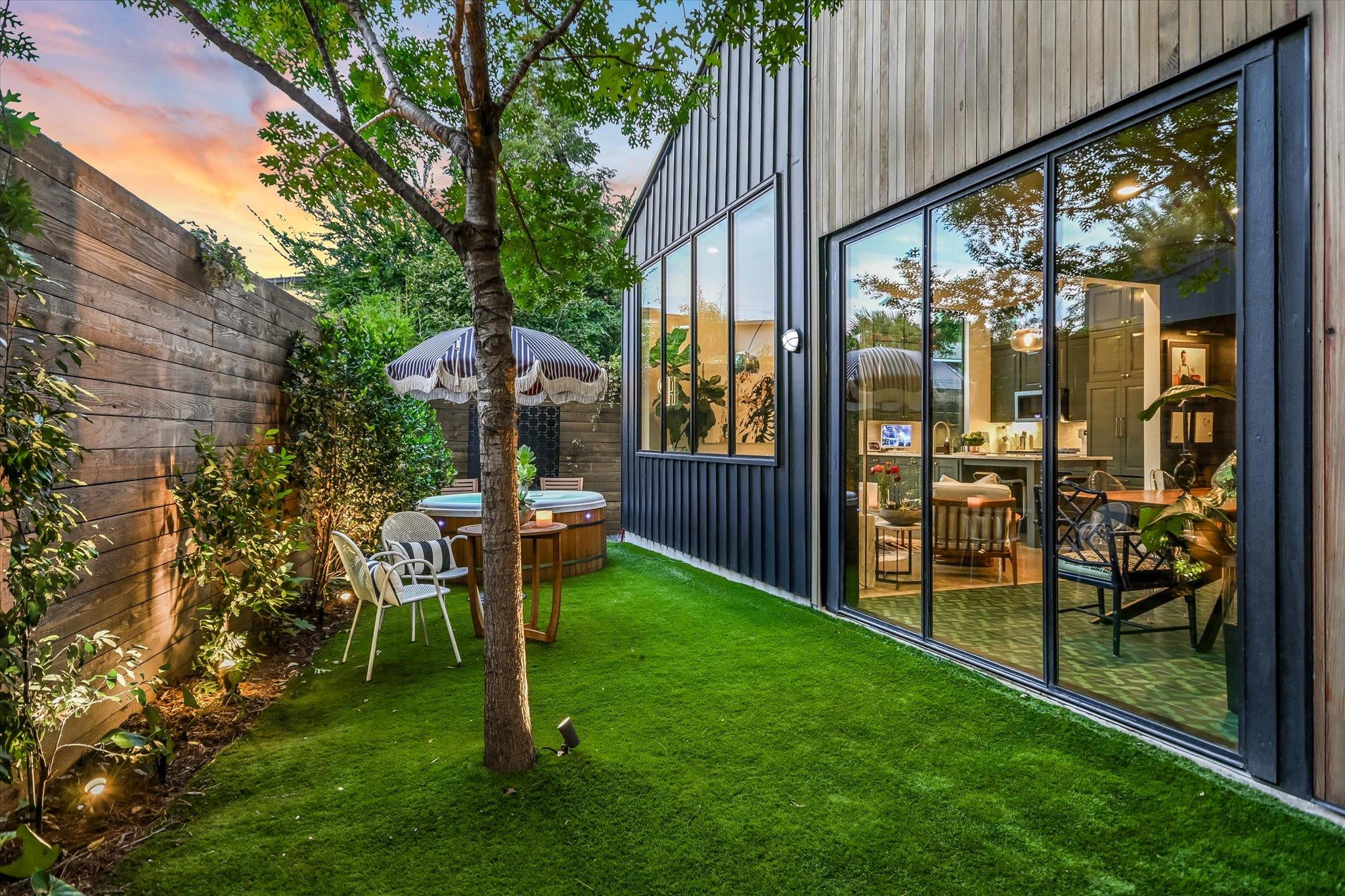 2212 S 2nd St # 2, Austin, TX 78704