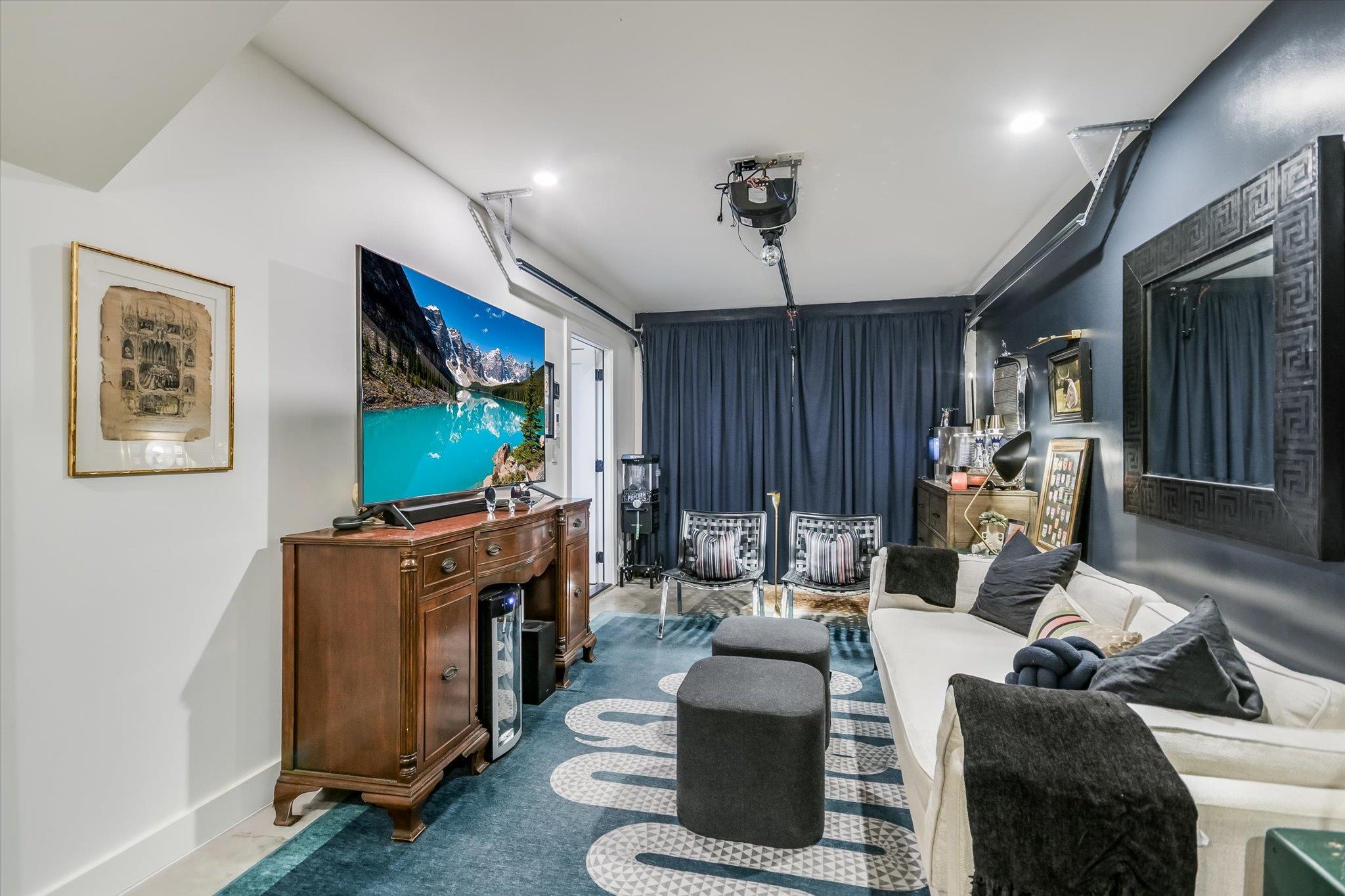 2212 S 2nd St # 2, Austin, TX 78704