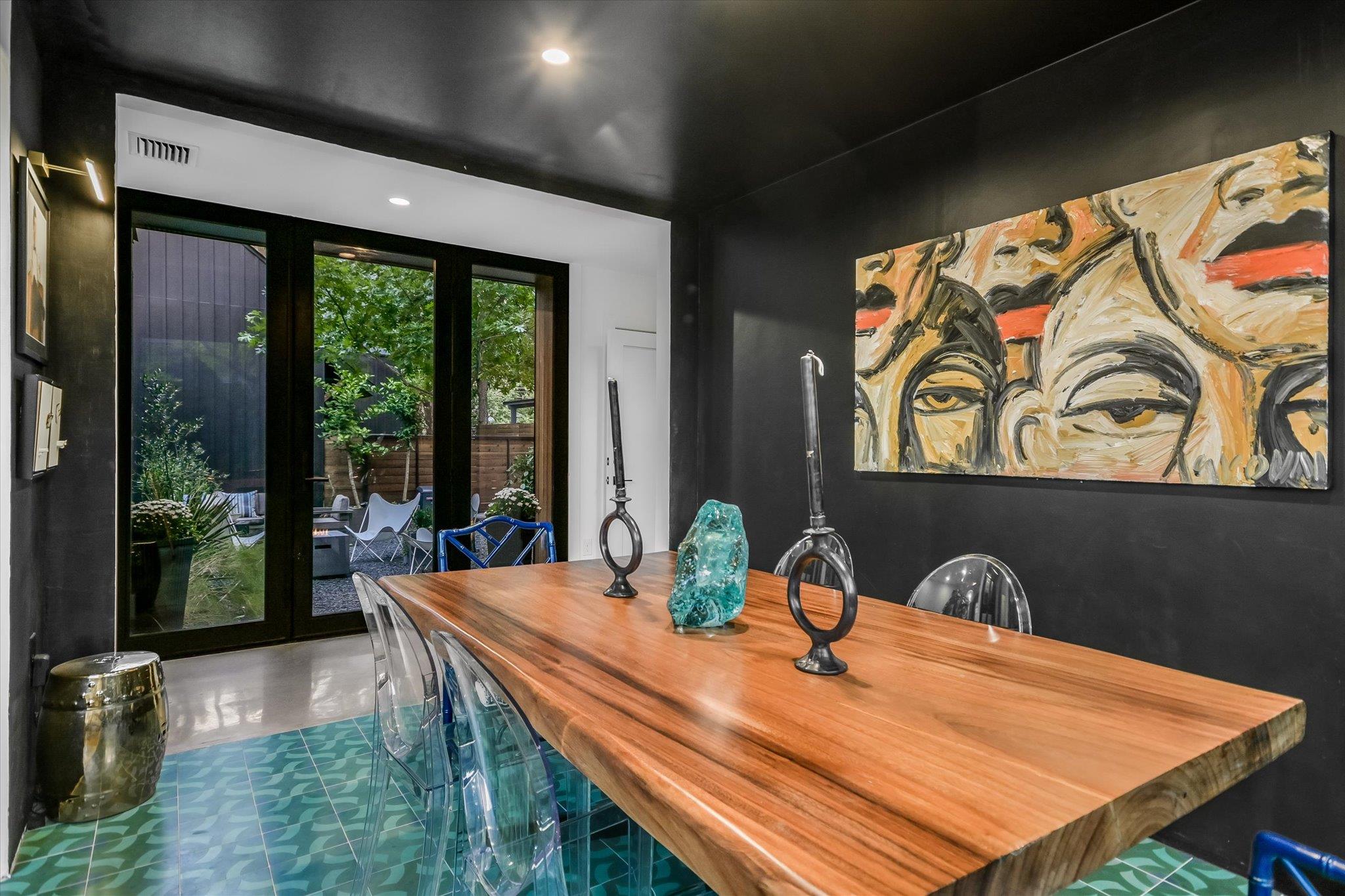 2212 S 2nd St # 2, Austin, TX 78704