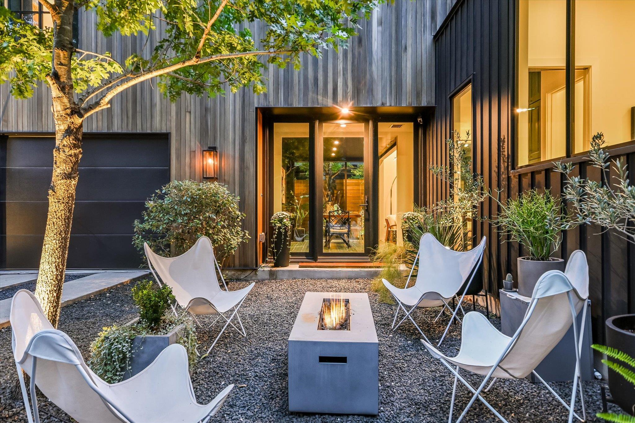 2212 S 2nd St # 2, Austin, TX 78704