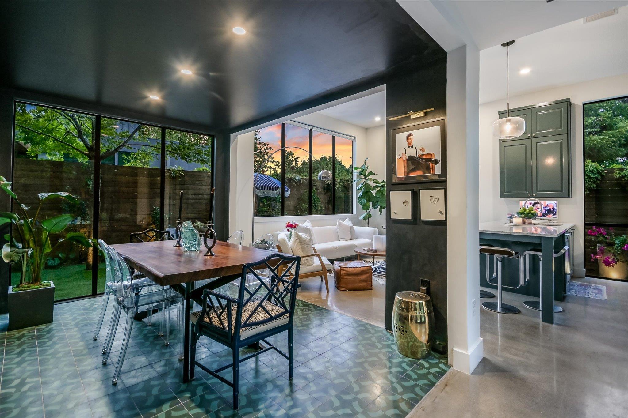 2212 S 2nd St # 2, Austin, TX 78704