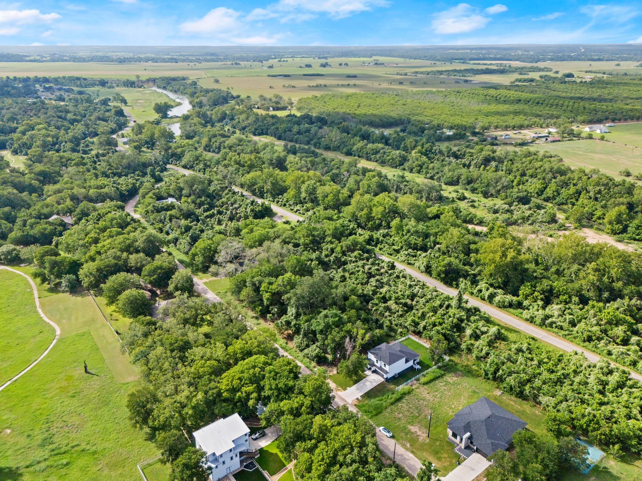 147 Kahana Ln, Bastrop, TX 78602