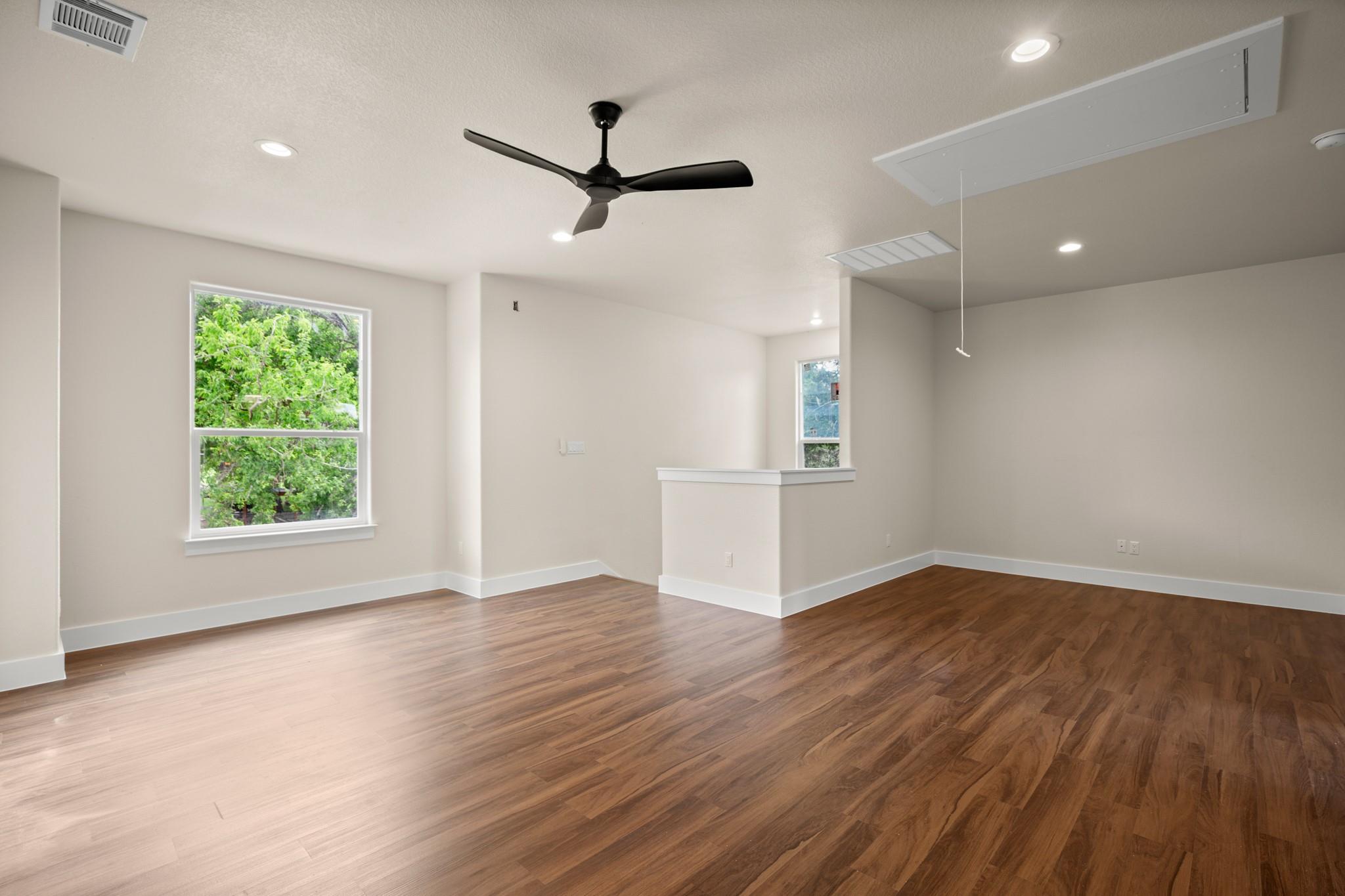 147 Kahana Ln, Bastrop, TX 78602