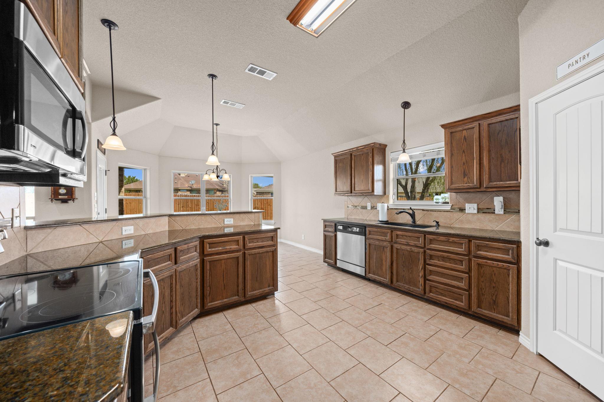 8714 Hansom Cab Cir, Temple, TX 76502