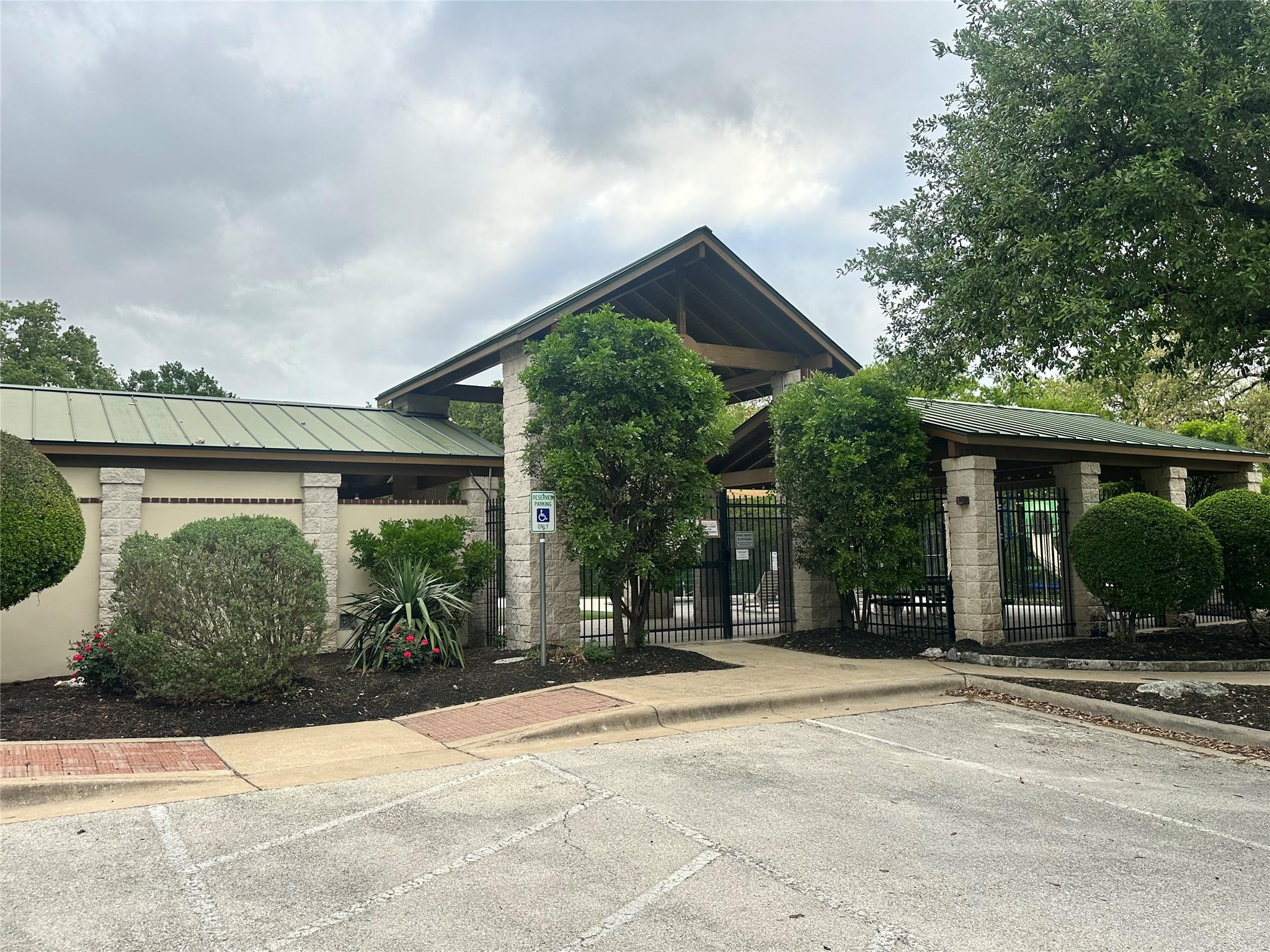 2836 Plantation Dr, Round Rock, TX 78681