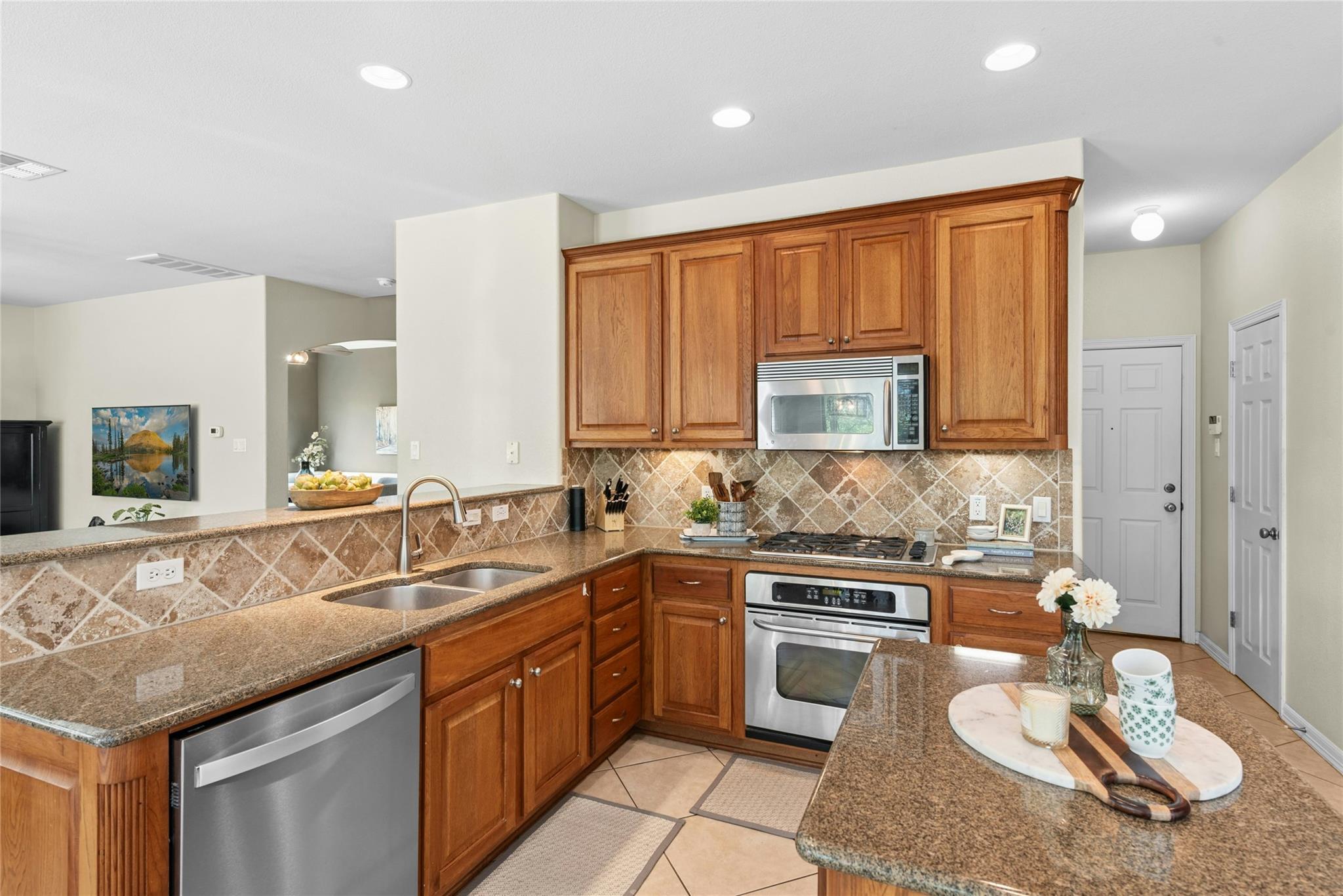 2836 Plantation Dr, Round Rock, TX 78681