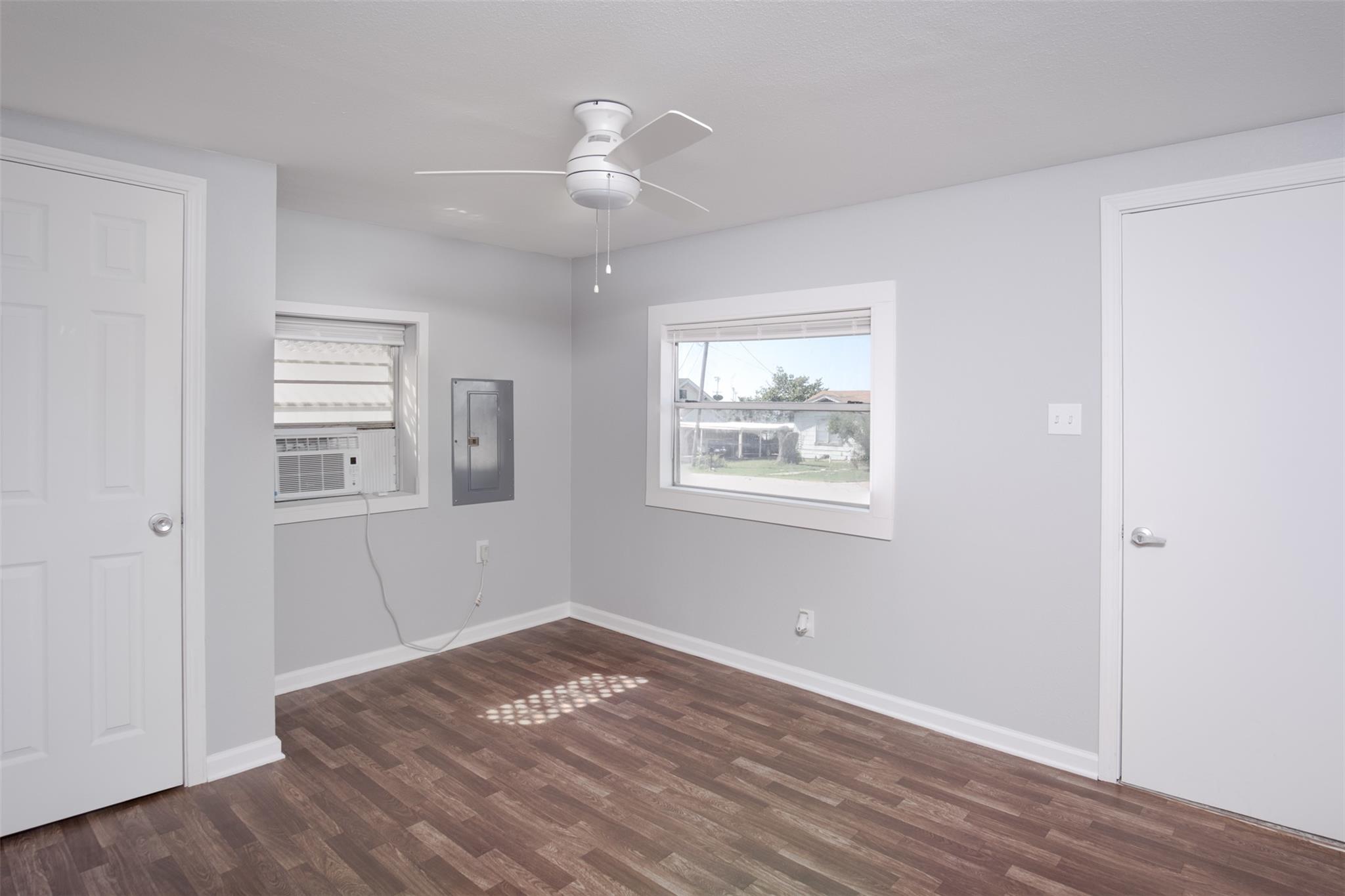 14 W Post Oak Ave, Rogers, TX 76569