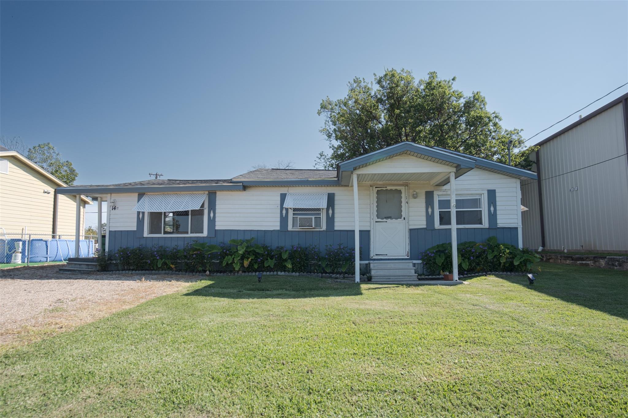14 W Post Oak Ave, Rogers, TX 76569