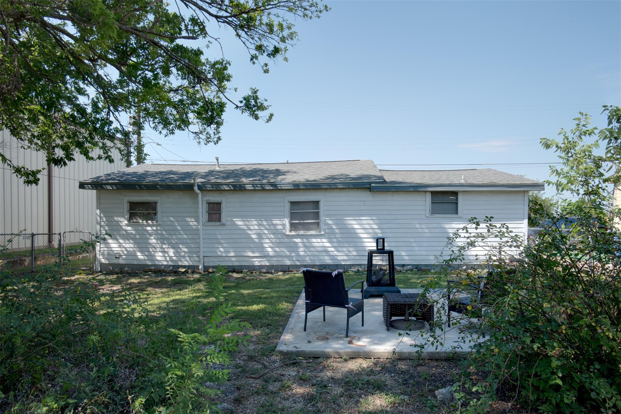 14 W Post Oak Ave, Rogers, TX 76569
