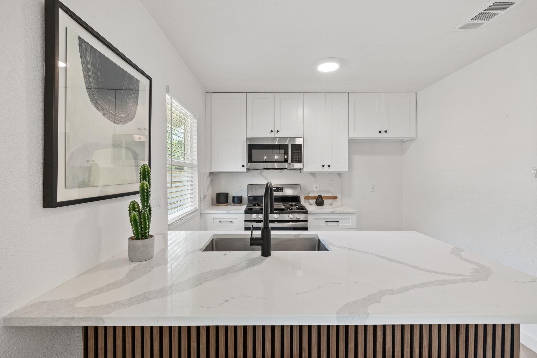 9502 Crown Ridge Dr, Austin, TX 78753