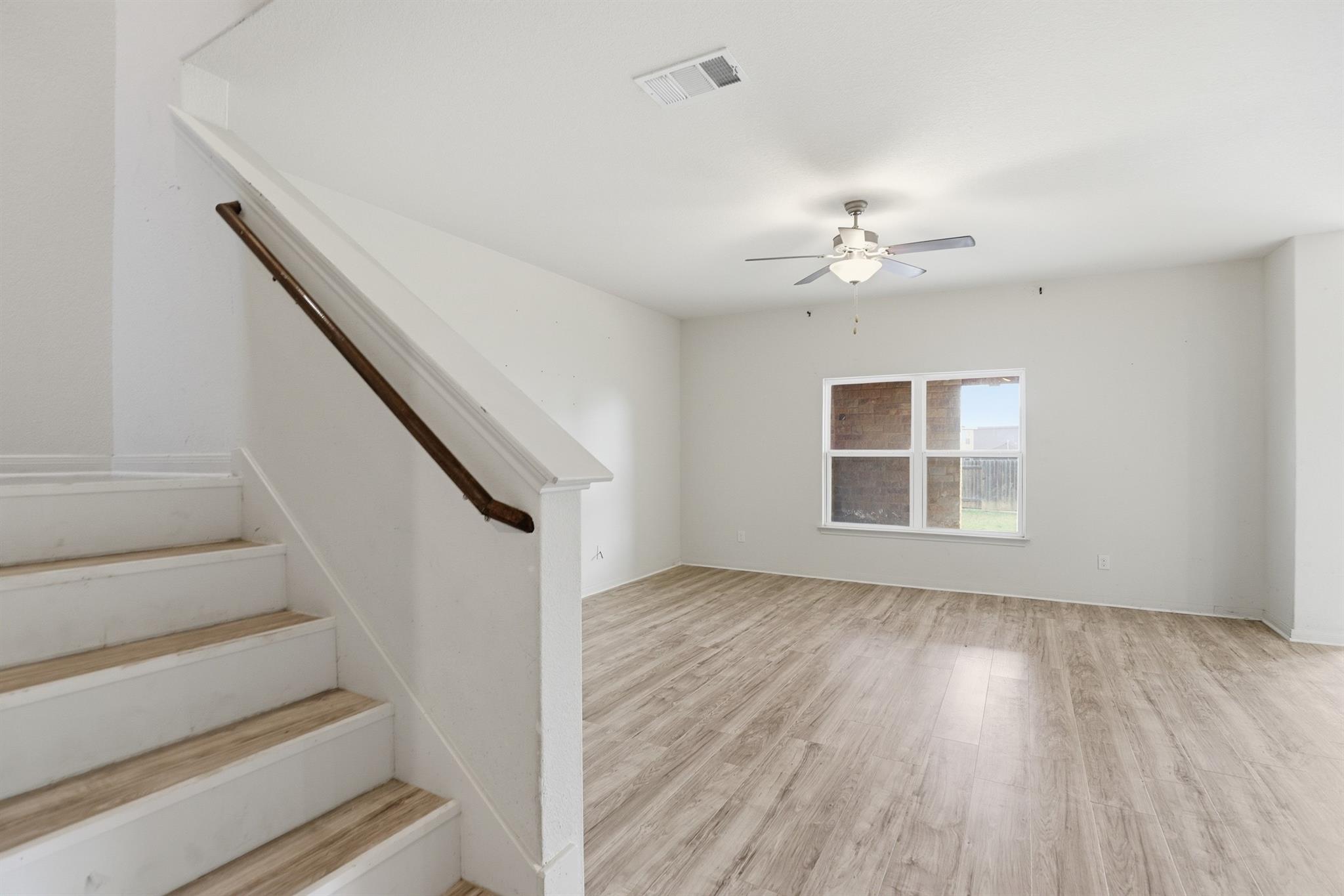 300 Hyacinth Way, Jarrell, TX 76537